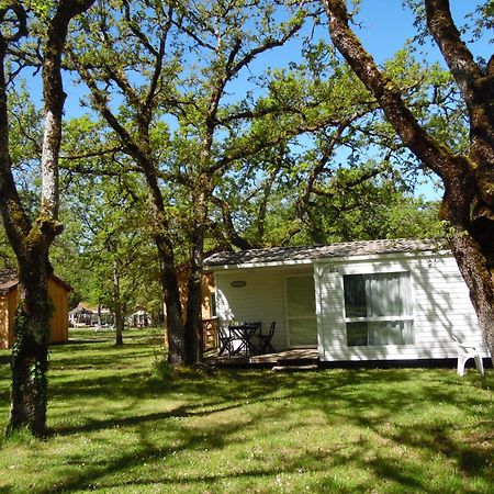 Camping Les Paillotes Payrac エクステリア 写真