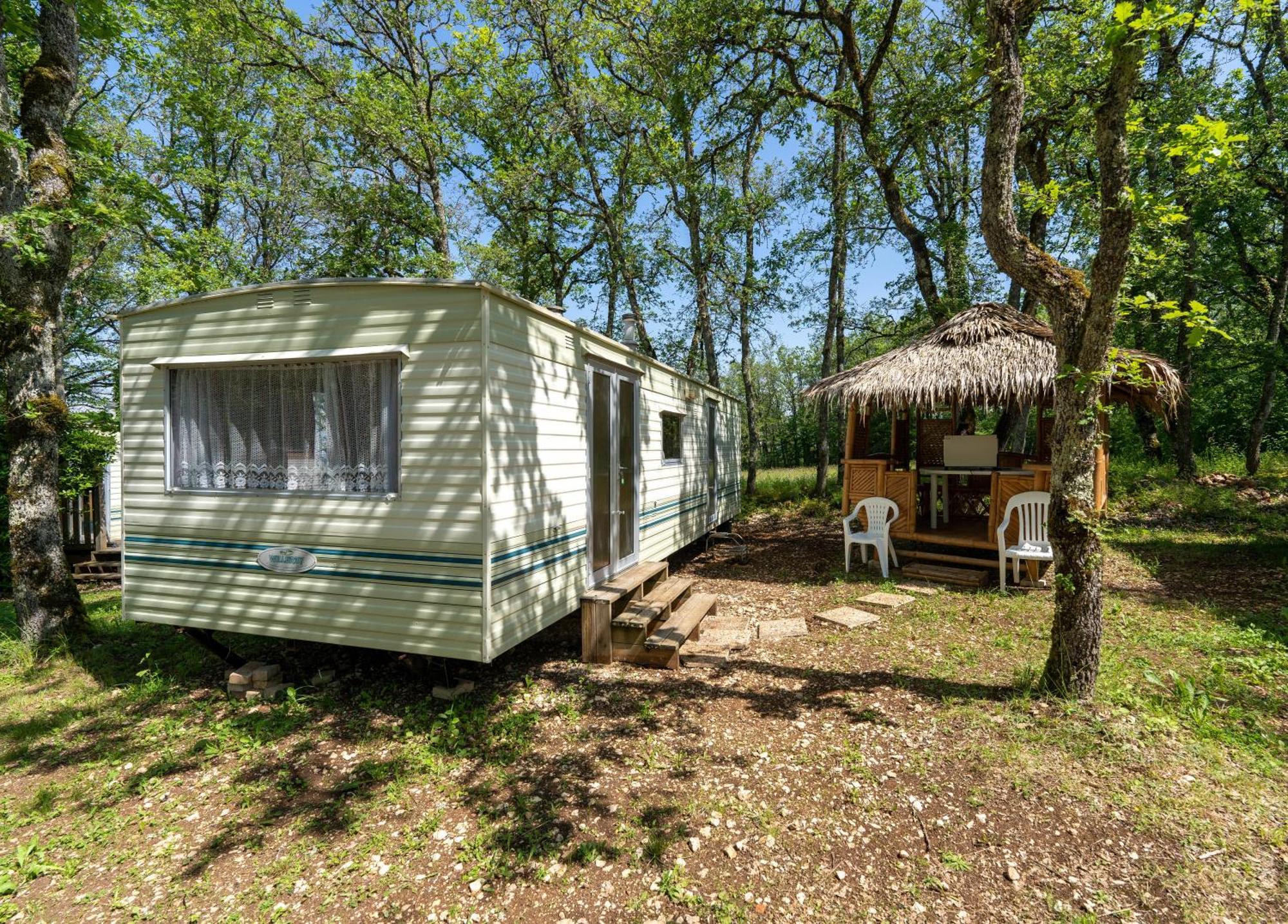 Camping Les Paillotes Payrac エクステリア 写真